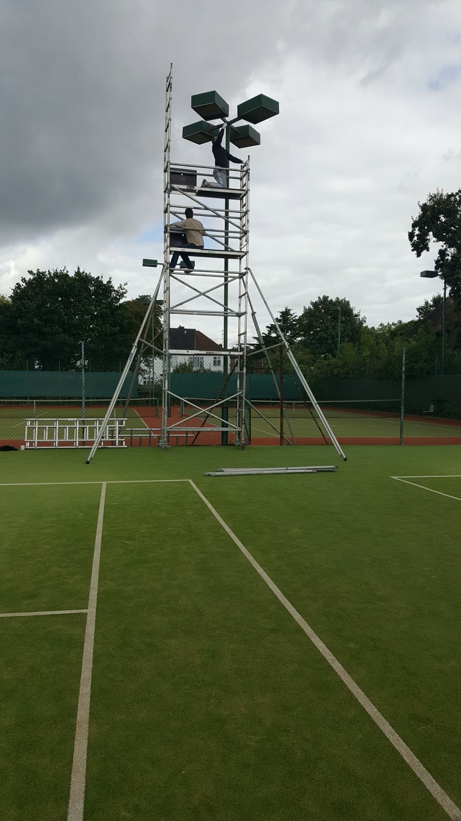 Oakleigh Park Lawn Tennis and Squash Club